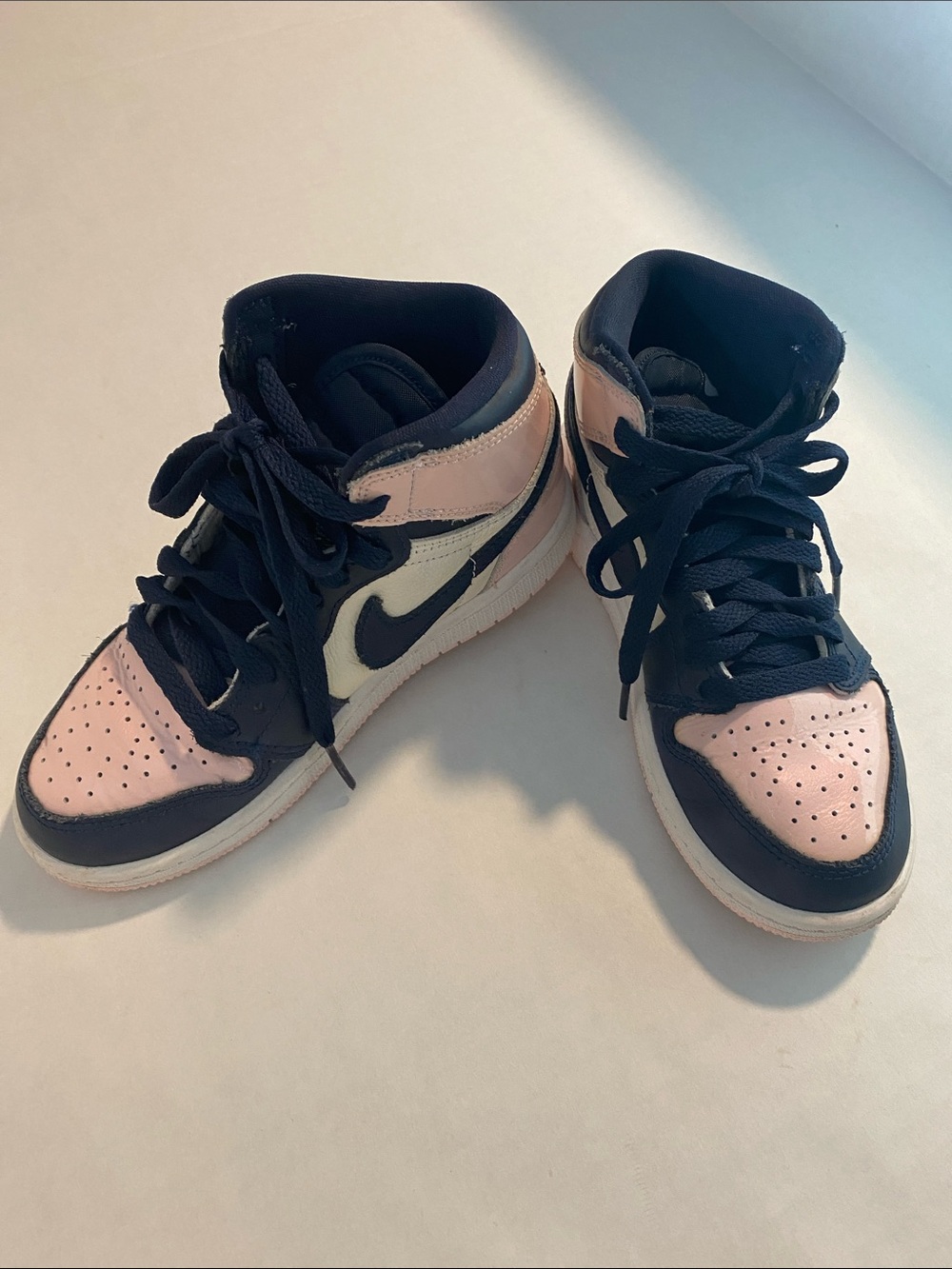 Nike girls Swoosh sneaker Size 13C